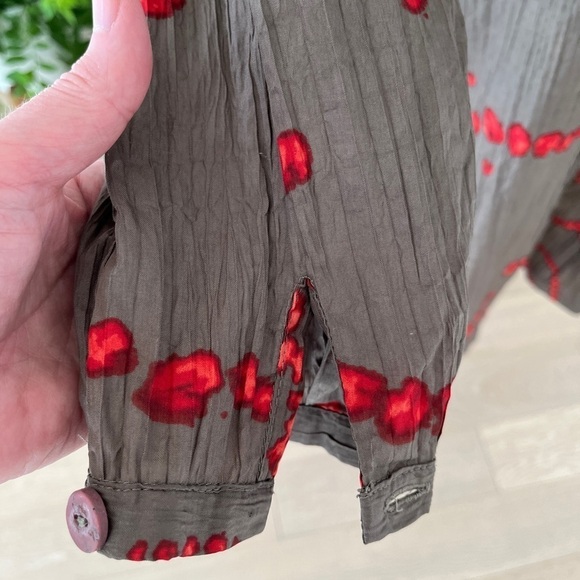 TARA VAO Tunic Blouse Button Front Spiral Splatter Pattern Crinkle Fabric Artsy - Picture 6 of 17